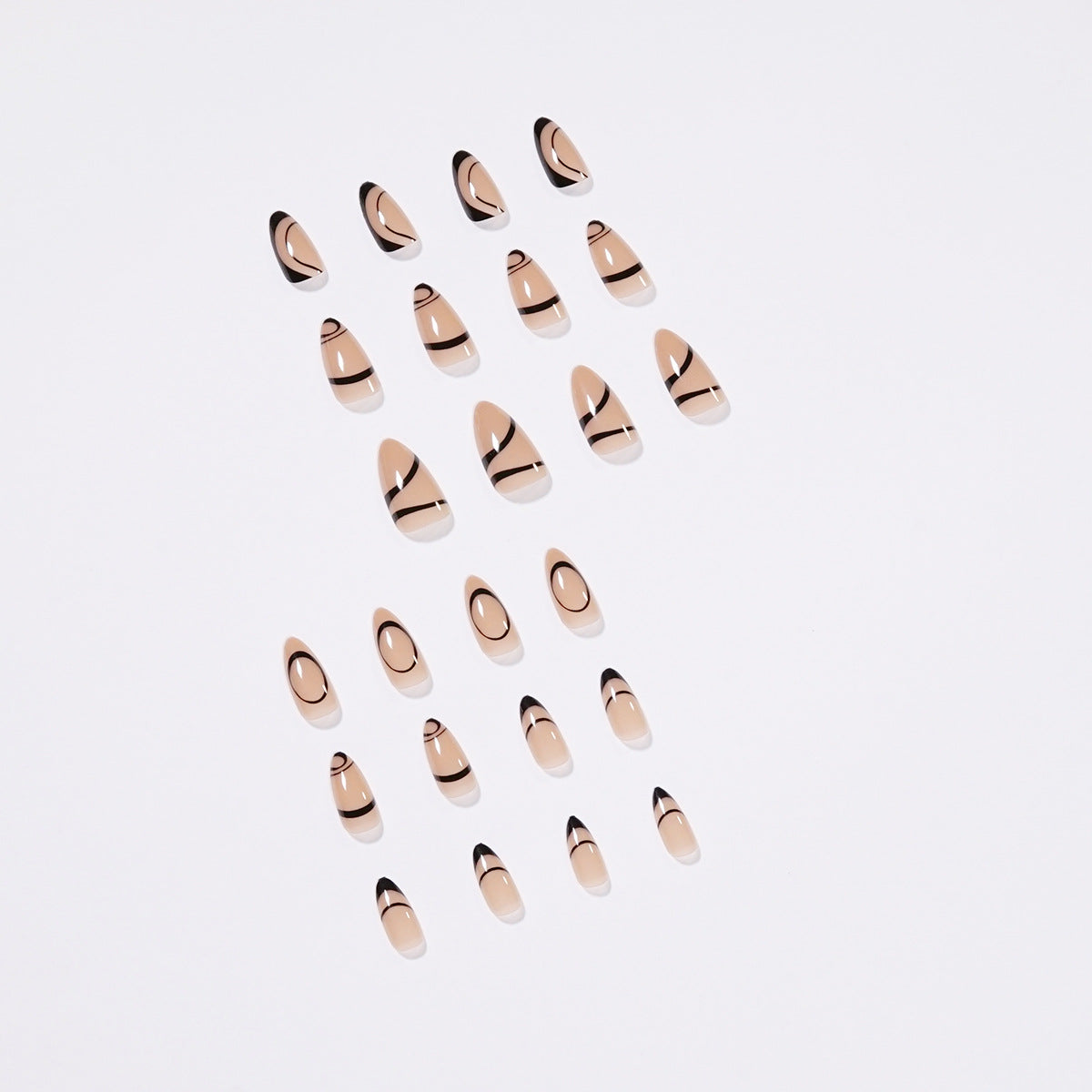 Press-On Nails im Nordic Style – French Manicure Nagelsticker