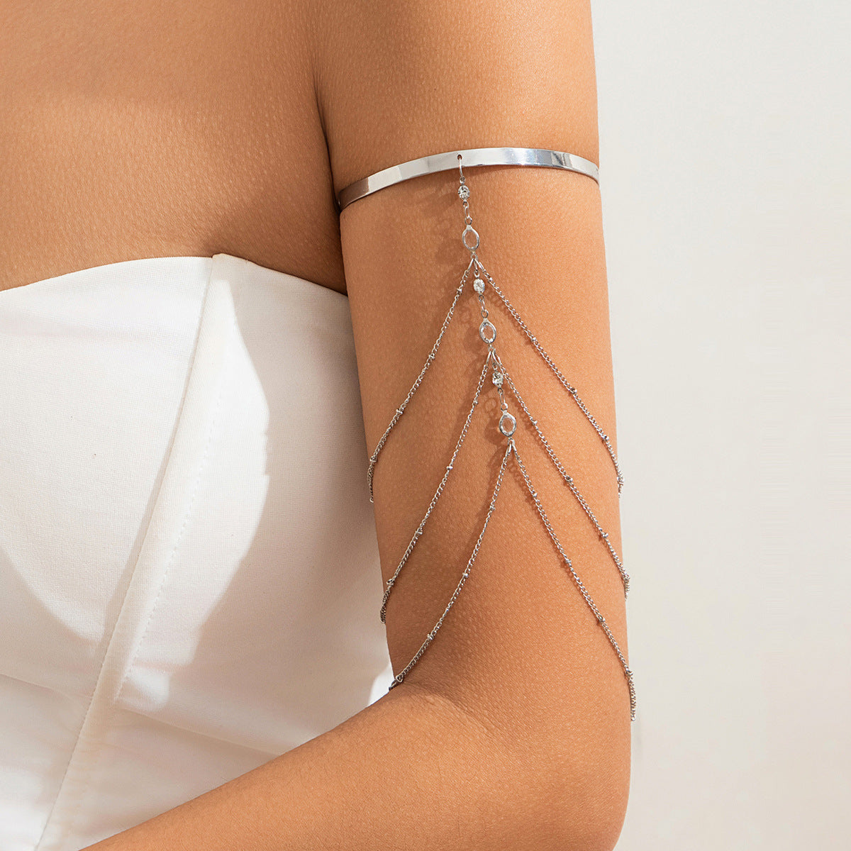 Mehrlagiges Quasten Armband – Perlen & Strass | Armkette