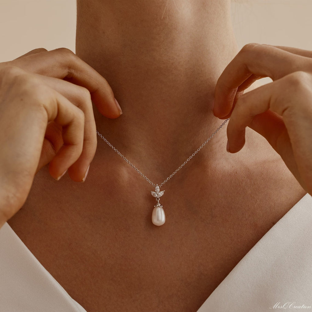 Perlen-Zirkon Collarbone Kette – Elegant & Zeitlos | Gold & Silber