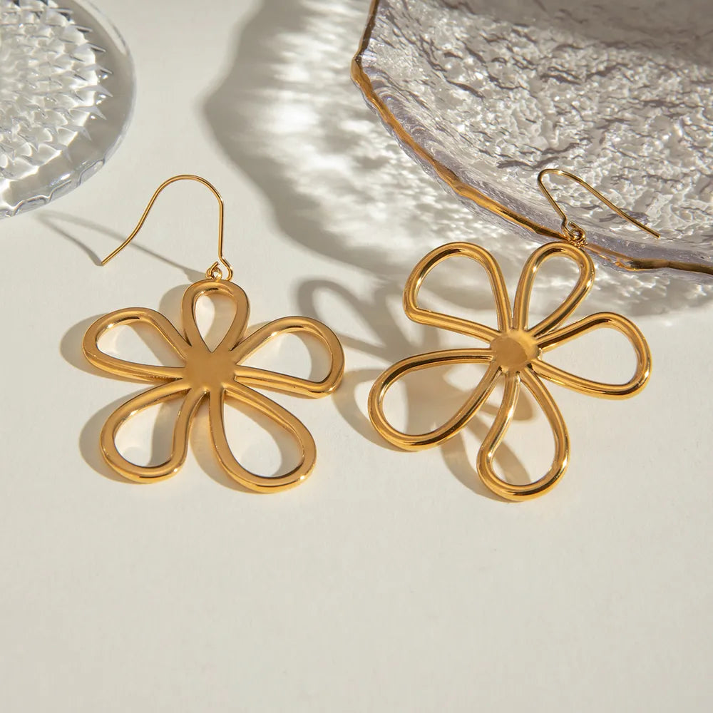 Petal – Linie Blumen Ohrstecker Edelstahl